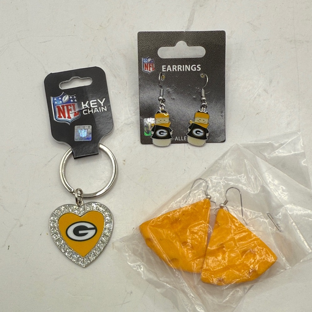 NWT NFL Green Bay Packers Keychain Earrings Set Cheese Snowman Gift Bundle Lot 3